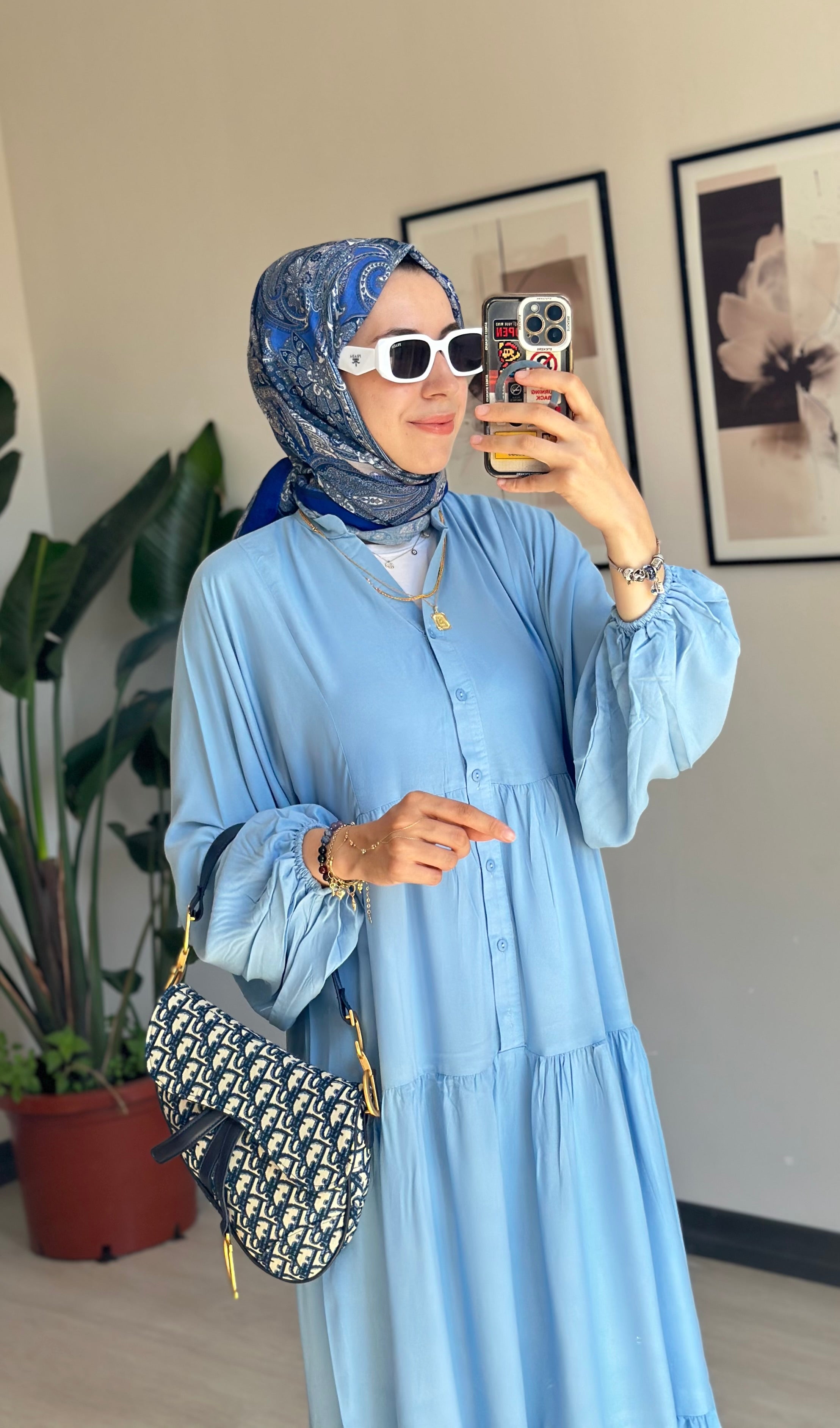 Rahel Mavi