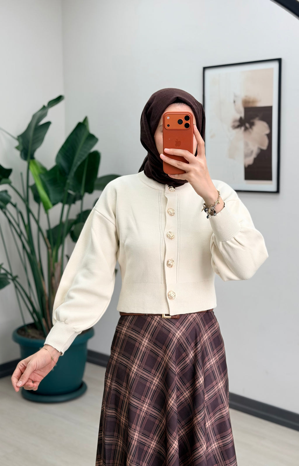MEYRA HIRKA EKRU