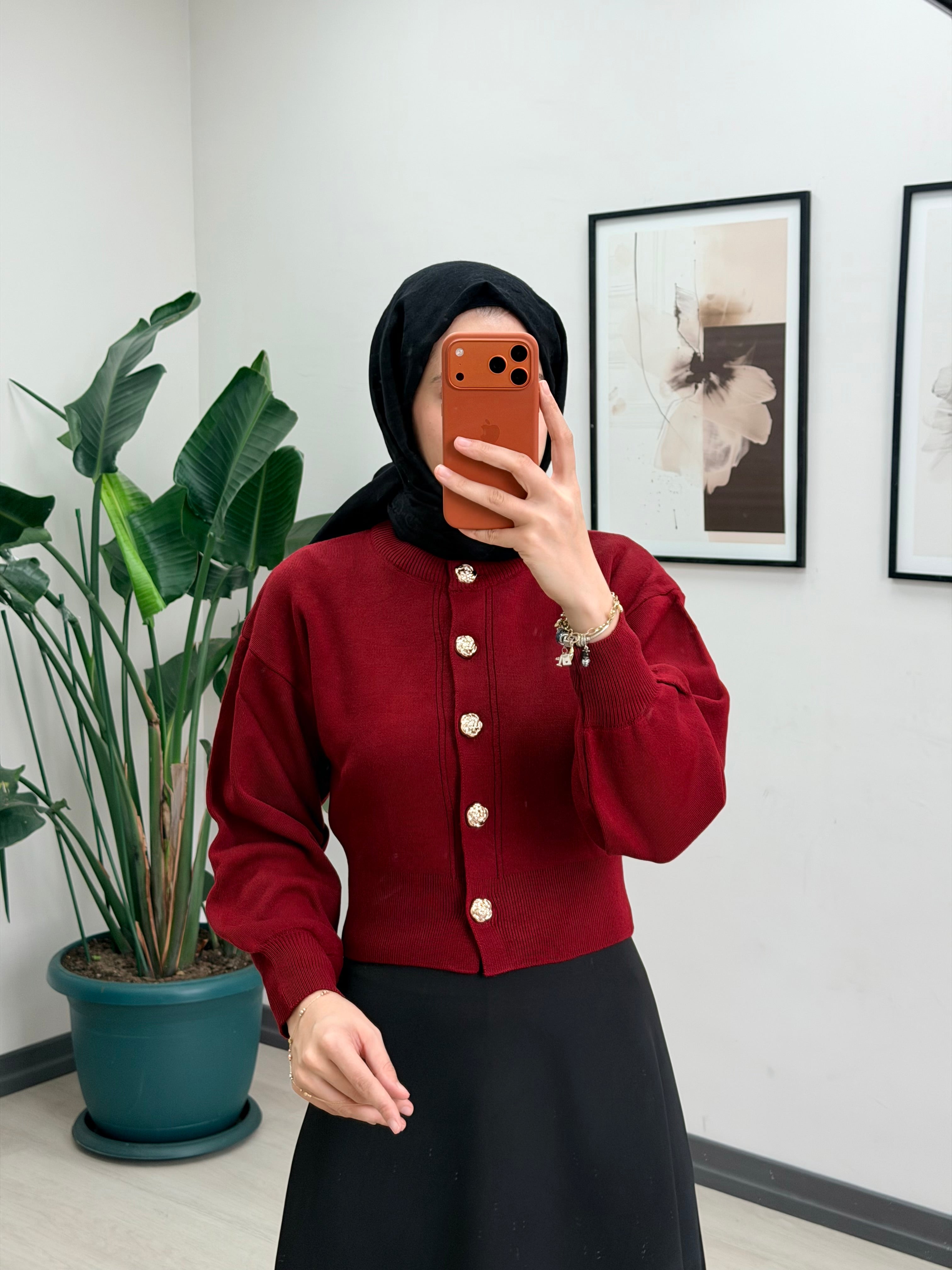 MEYRA HIRKA EKRU