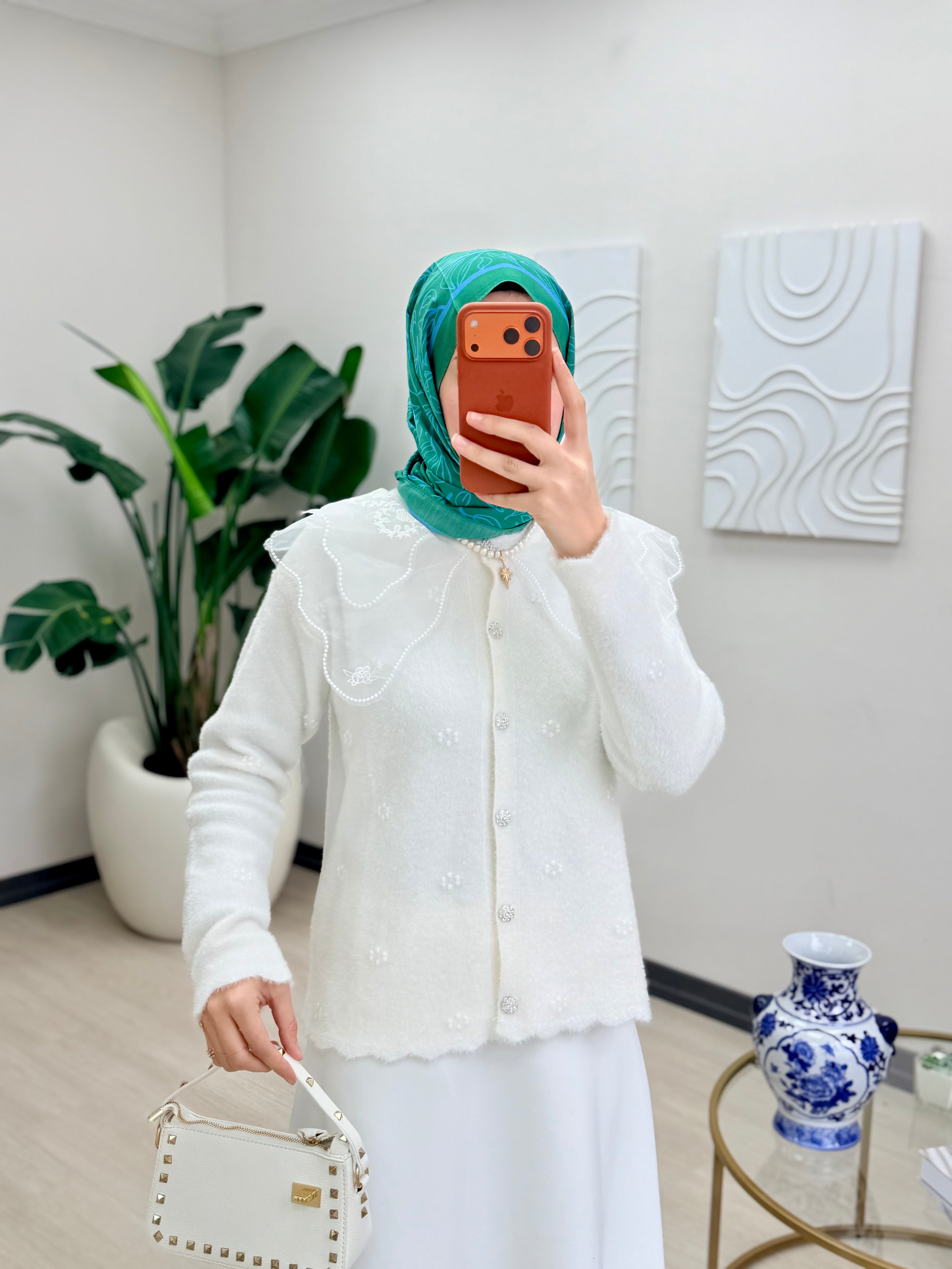 SİDNEY HIRKA EKRU
