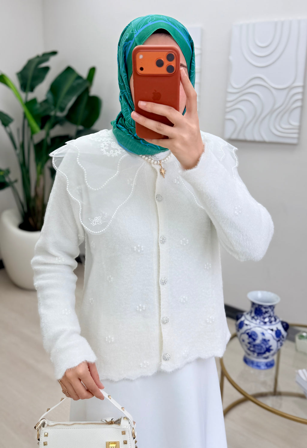 SİDNEY HIRKA EKRU