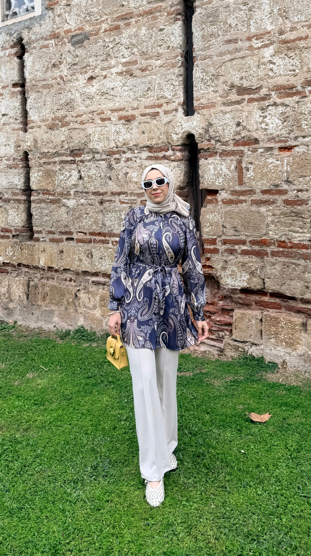 MİNA GÖMLEK LACİ