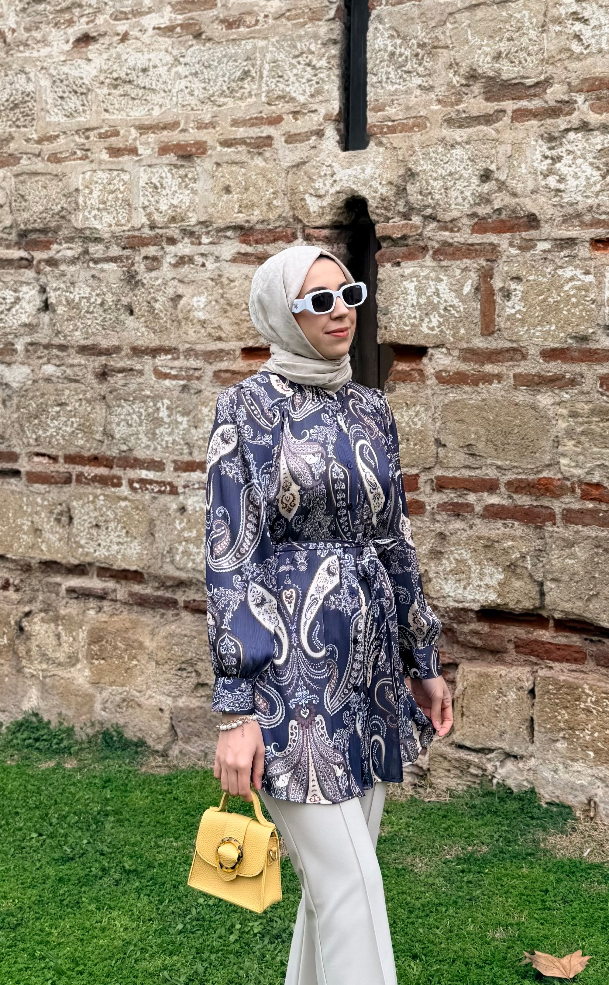 MİNA GÖMLEK LACİ